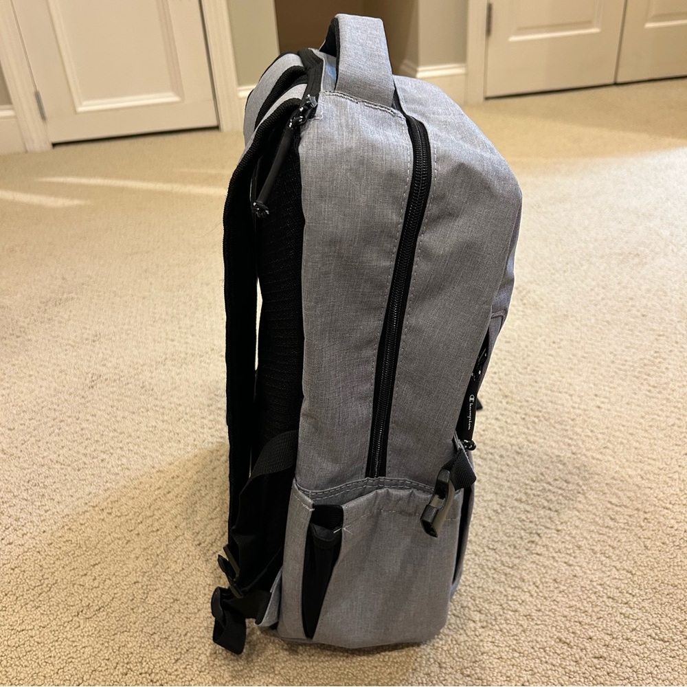 RIT Backpack - Picture 3 of 8